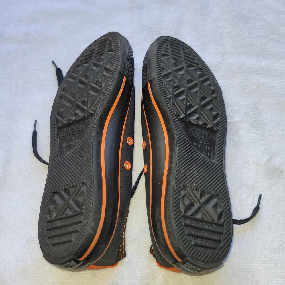Convers All-Star Sneakers Black and Orange Low-Top  Men 8.5 (Women 6.5)